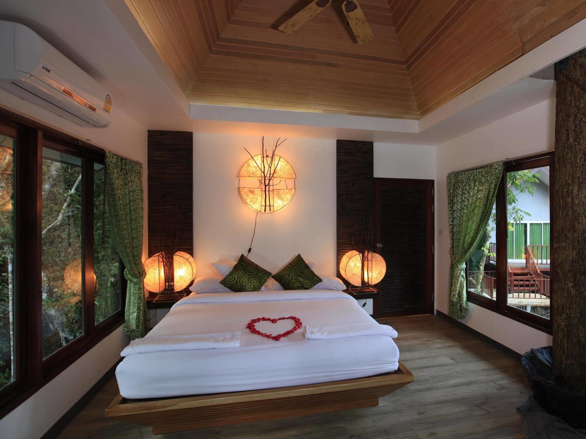 Rock And Tree House Resort Khao Sok National Park Экстерьер фото